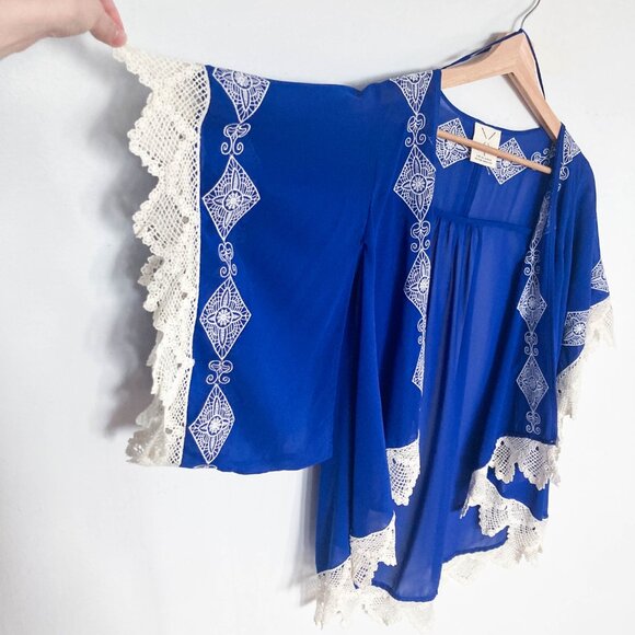 Blue and White Lace Kimono styled Tunic - Picture 4 of 16